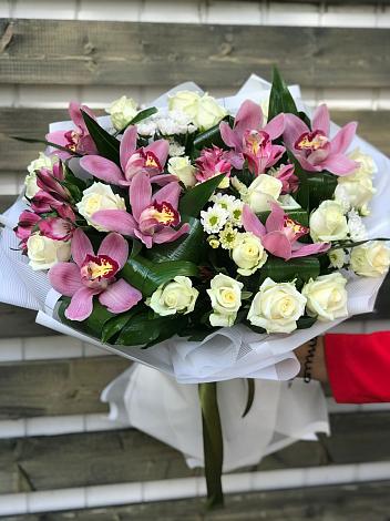 Букет цветов из: Розы и Хризантемы в Ивашково